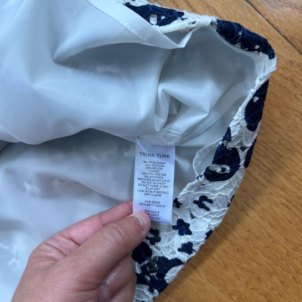 NWT Trina Turk Navy Blue & White Floral Polka Dot Lace Sheath Dress Size 12 - Picture 7 of 12